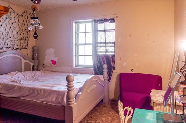 1009 W 18th St, Bryan, TX 77803